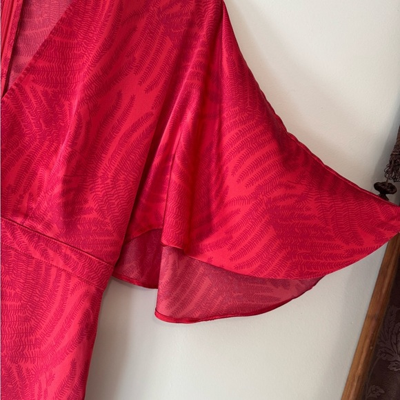 Noel Red V-Neck Dress - Picture 5 of 6